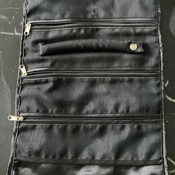 **5 ITEMS**Jewelry Rollup Bag, jewelry is brand new - Picture 5 of 15